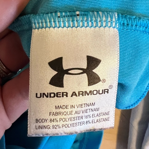 Under Armour Racerback Tank w/ Bra - Picture 7 of 7